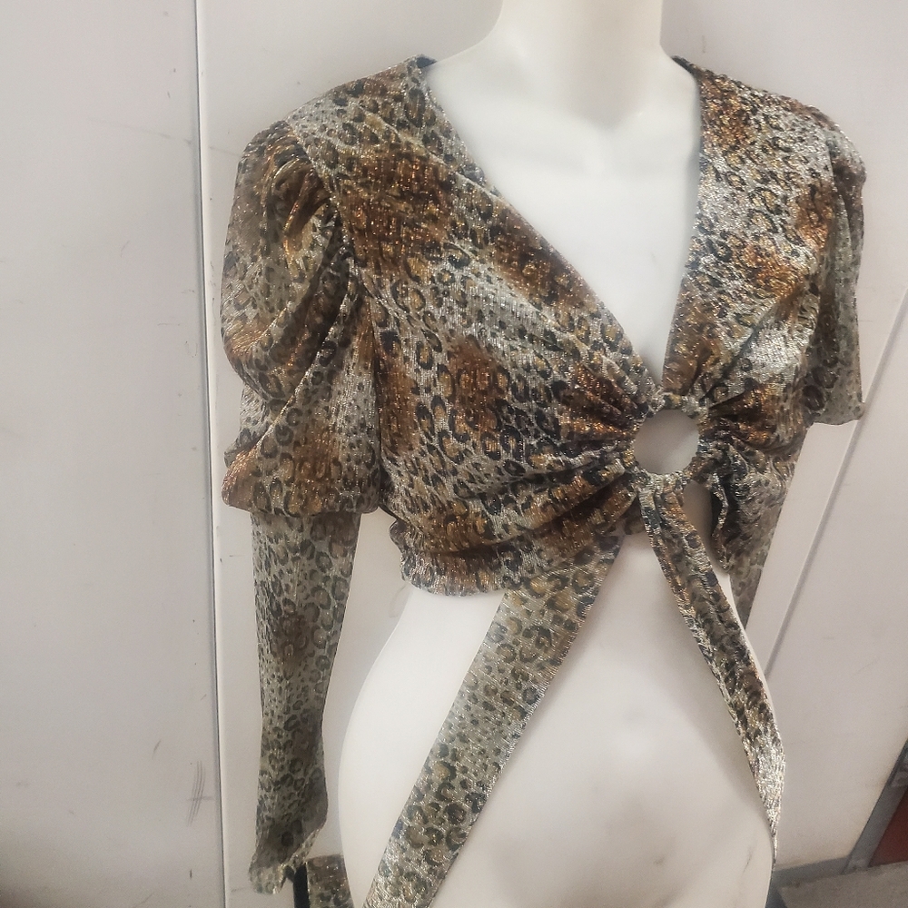 WOW COUTURE GOLD Lameh Leopard print V-Neck Sparkly Crop Top M Long Sleeves